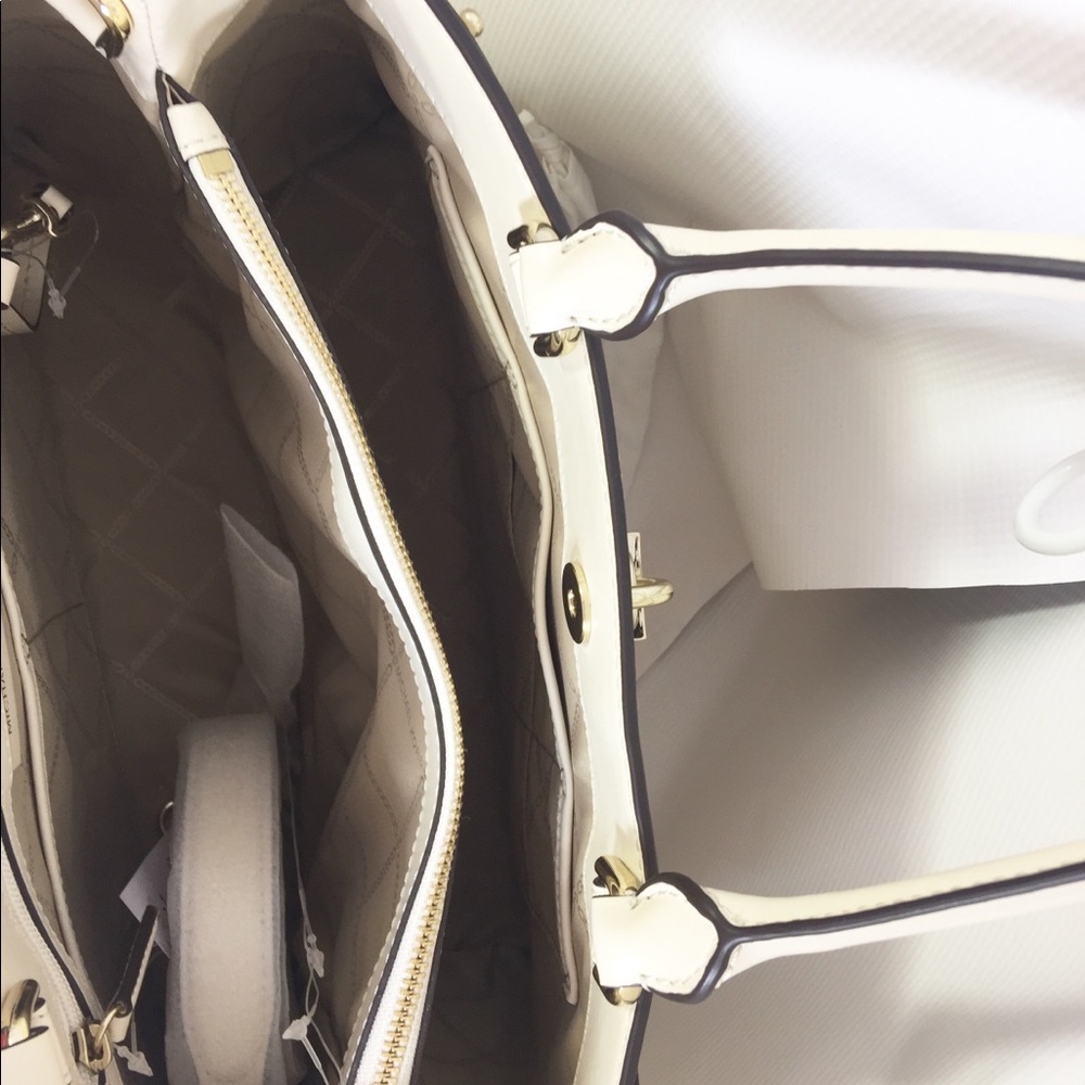 Michael Kors Gramercy Chain Embossed  Satchel. - Picture 14 of 14